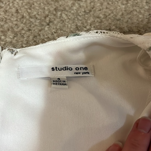 NWT Studio One V-Neck Fit and Flare Floral Print Dress Sz 4 Easter Spring - Picture 2 of 6